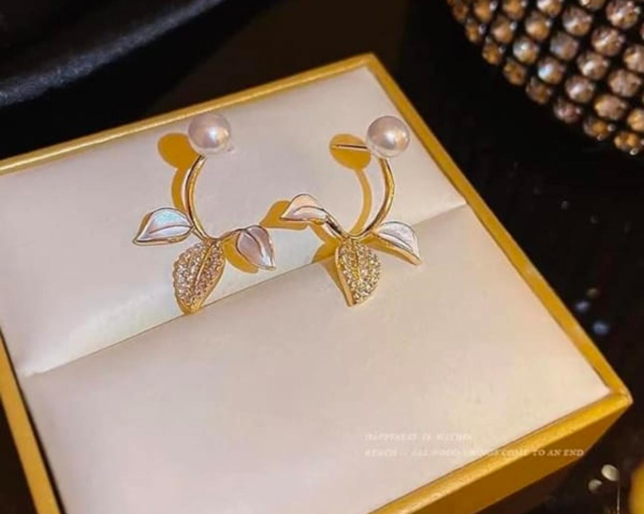 Golden Leaf Pearl Earrings – Nature-Inspired Crystal Studs