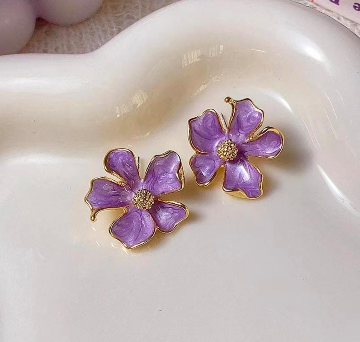 Lavender Petal Bloom Earrings – Elegant Floral Charm