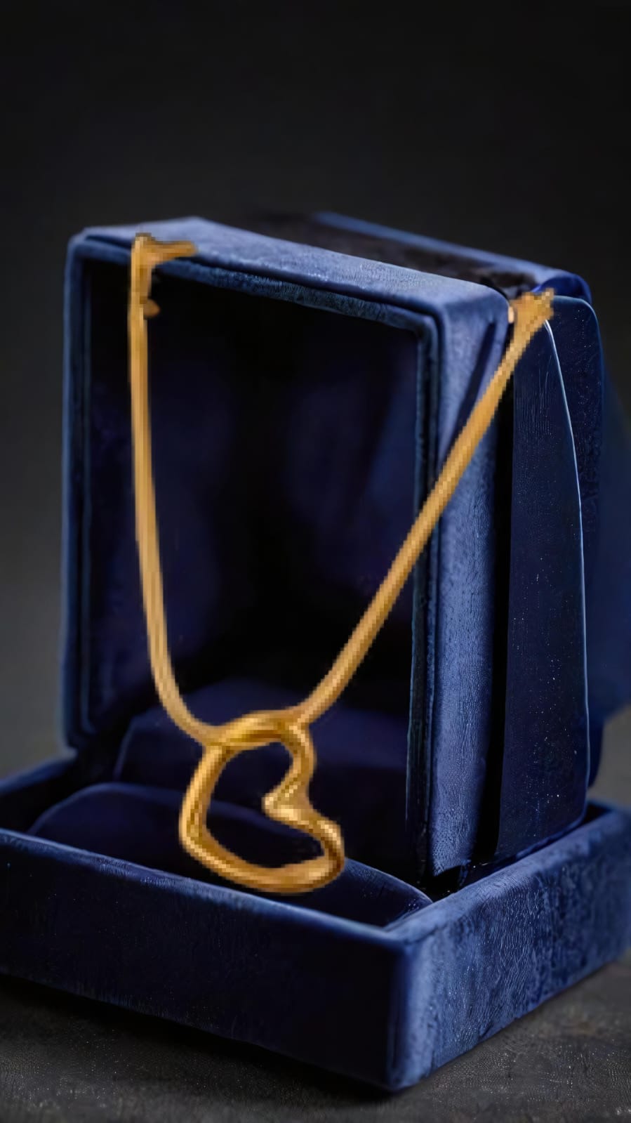 Minimalist Gold Heart Pendant Necklace