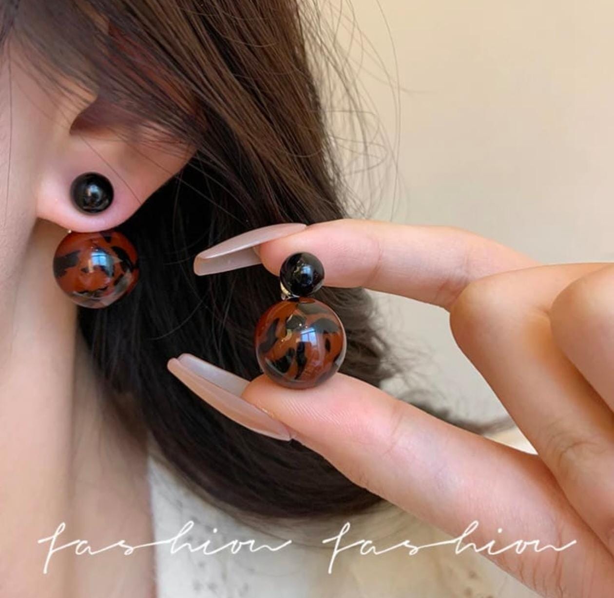 Tortoiseshell Sphere Drop Earrings – Retro Chic Double-Sided Studs