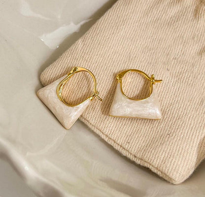 Mini Handbag Hoop Earrings – Chic Pearl Enamel Drop Design