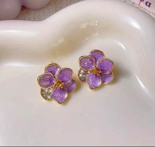 Lavender Bloom Stud Earrings – Delicate Floral Elegance