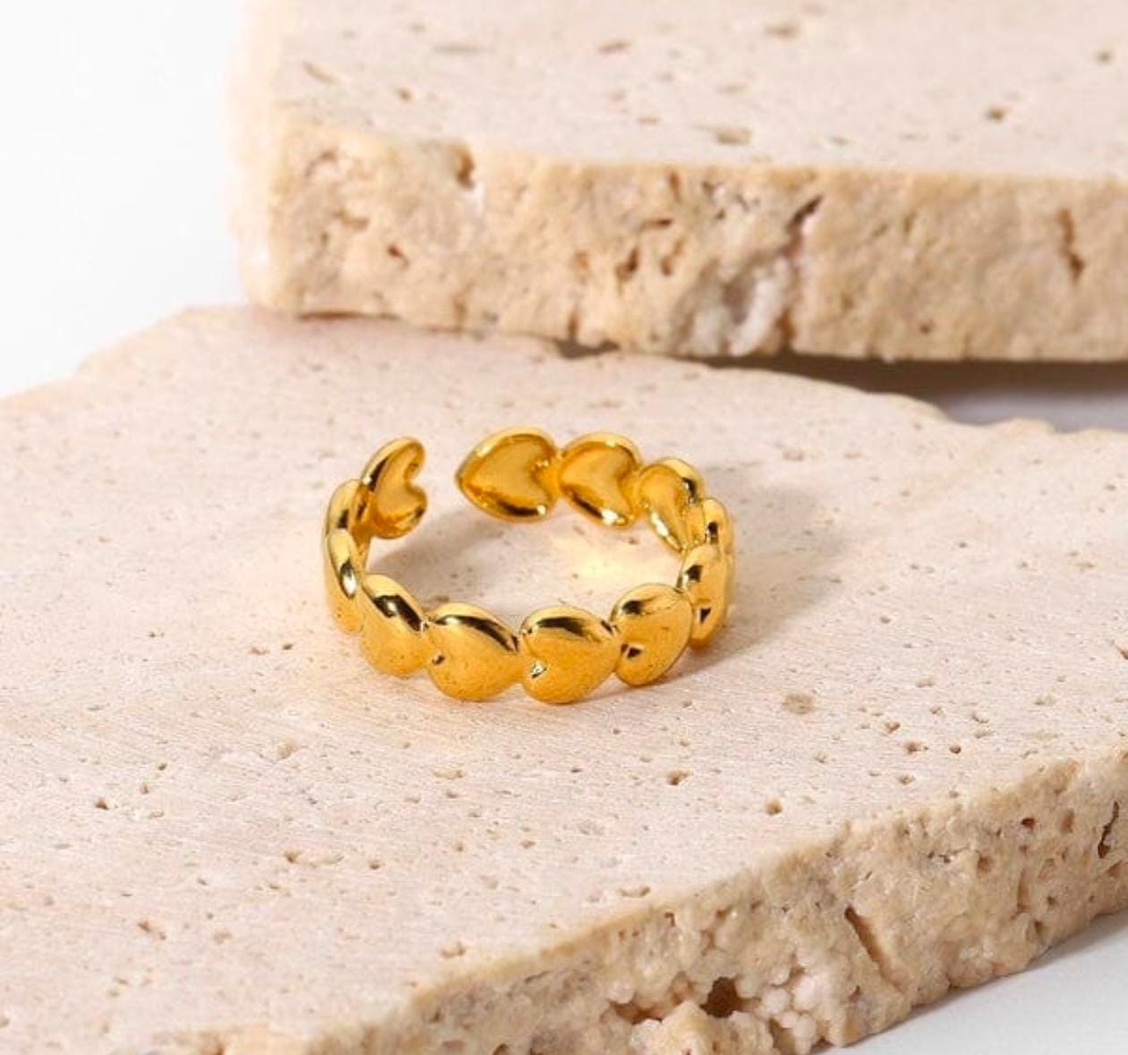 Golden Heart Band Ring – 18K Gold Plated, Anti-Tarnish, Waterproof