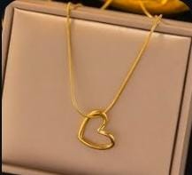 Minimalist Gold Heart Pendant Necklace