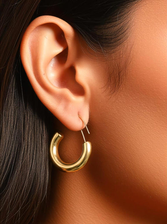 Minimal Chunky Gold Hoop Earrings – Sleek Everyday Glam