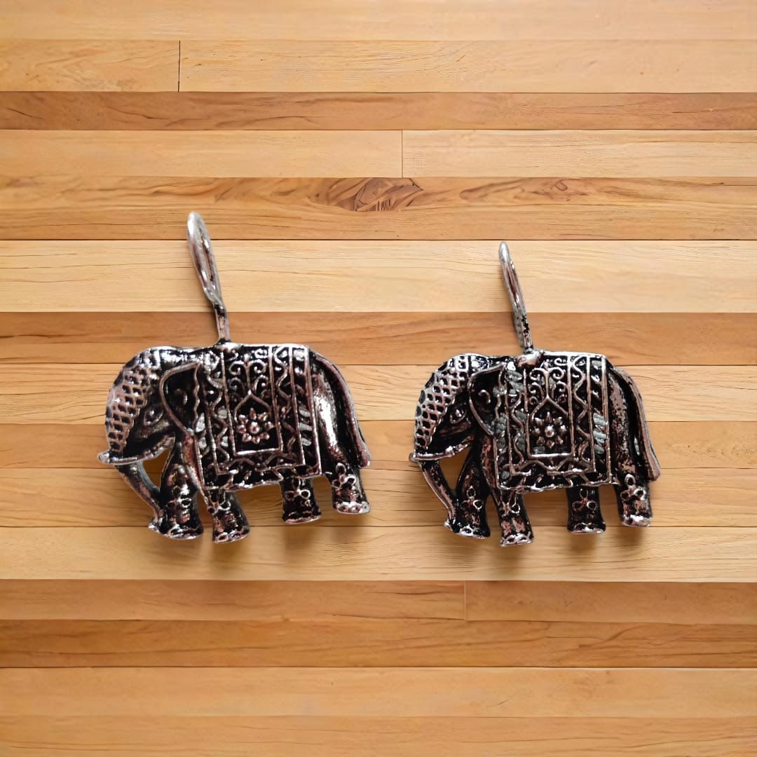 Vintage Elephant Charm Dangle Earrings – Boho Tribal Silver Toned