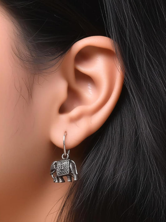 Vintage Elephant Charm Dangle Earrings – Boho Tribal Silver Toned