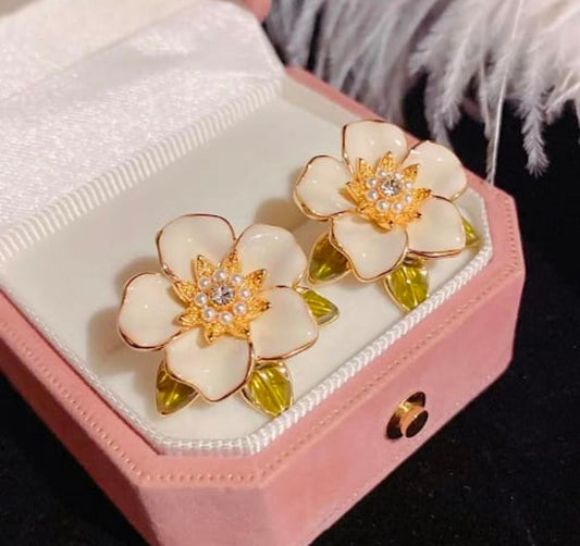 Golden Bloom Pearl Flower Studs – Elegant Petal Charm Earrings