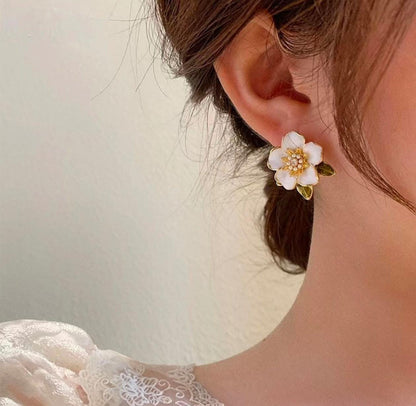 Golden Bloom Pearl Flower Studs – Elegant Petal Charm Earrings